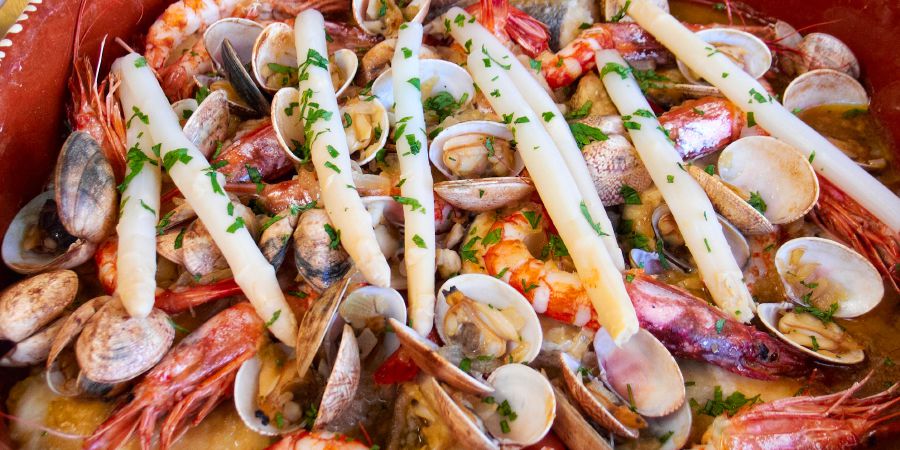Mariscada, hahán Españól neʼebé uza ikan, sipu no boek sira