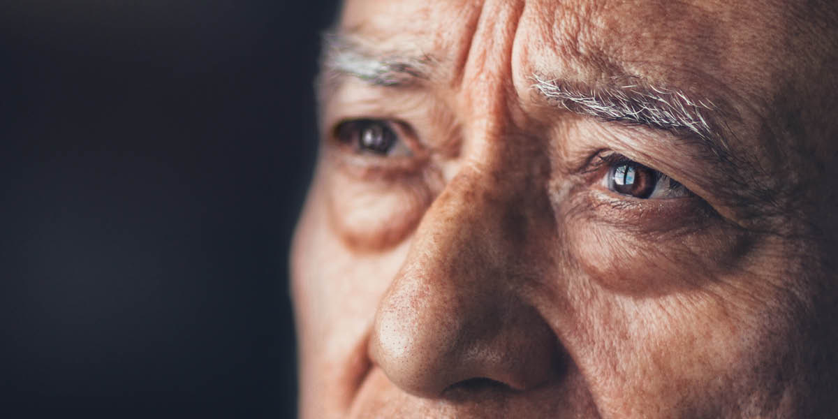 Katuas ida neʼebé hanoin barak.