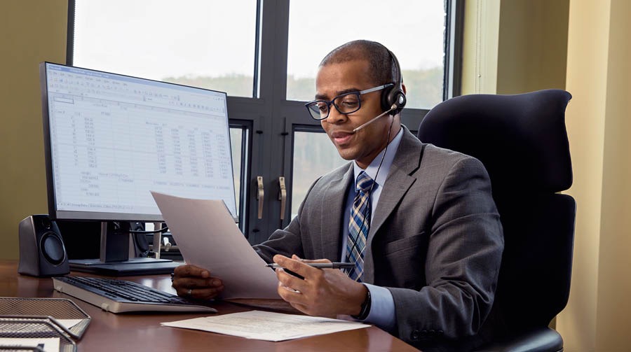 ኣብ ሰደቓ ዀይኑ ዚዓዪ ሓደ ናይ የሆዋ ምስክር፡ ዕዮ ምምሕዳር ይዓዪ።