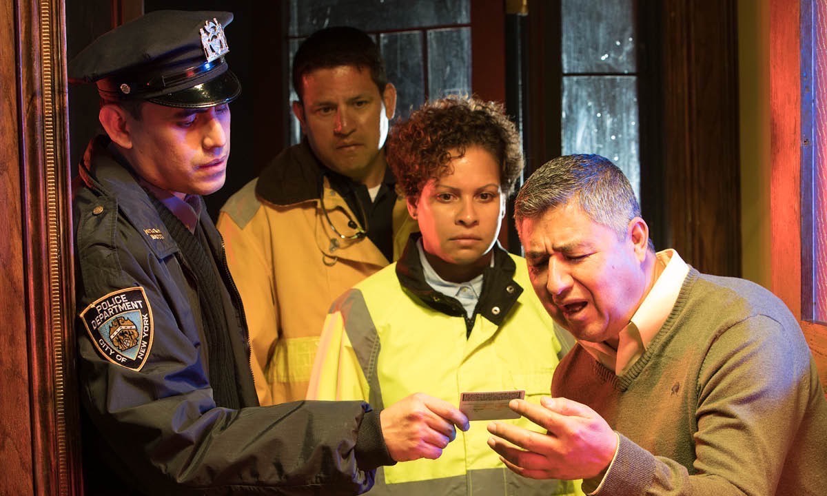 ሓደ ኣቦ፡ ፖሊስን ናይ ህጹጽ ረድኤት ሓካይምን ናይቲ ዝሞተ ወዱ ናይ ፍቓዱ መምርሒ ማኪና ምስ ኣርኣይዎ ይስምብድ