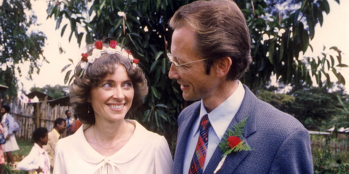Manfred na Gail Tonak long weding de bilong tupela