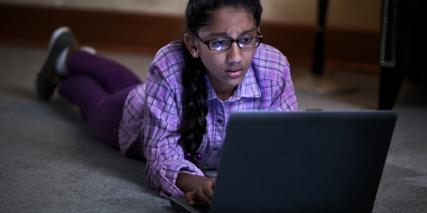 Nhwanyana loyi a karhatiwaka hi xivundza