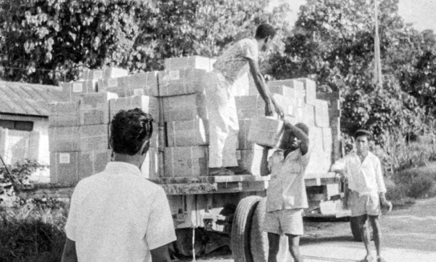 Kukhizga mabuku gha Paradiso ku Indonesia, mu 1963