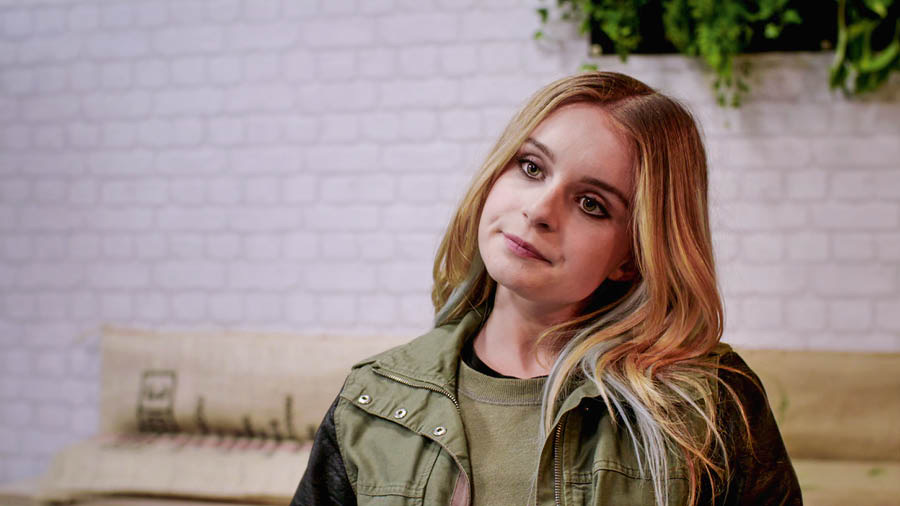 «Дышетскисьёсты дасян шумпотон вае. Дышетске устогес ивортыны. Ӝутскем мылкыдын дышетэ» видеороликысь кадр. Джейд Библия дышетон дыръя мӧзмыса пуке.