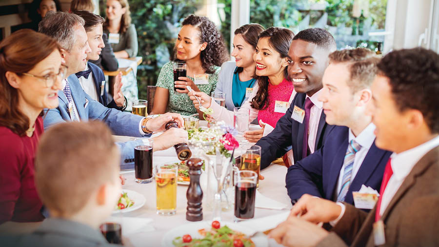 Пӧртэм калыкъёсысь вын-агайёс но сузэр-апайёс конгресс бере ӵош сисько но шумпотыса верасько.