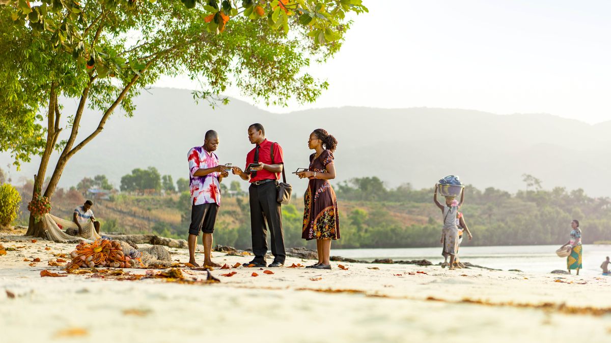 One husband and wife de preach to one man for beach.