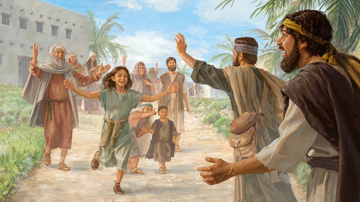 This men na slave before but they free them for the year of freedom, and their families de run go hug them