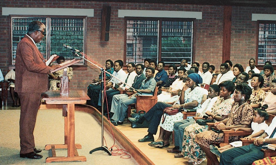 Iintlanganiso eHolweni YoBukumkani