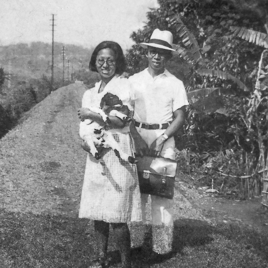 Josephine Elias pẹ̀lú arákùnrin rẹ̀ tó ń jẹ́ Felix