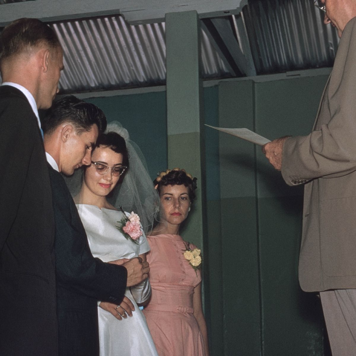 André ayi Sheila mu lumbu kiawu ki dikuela.