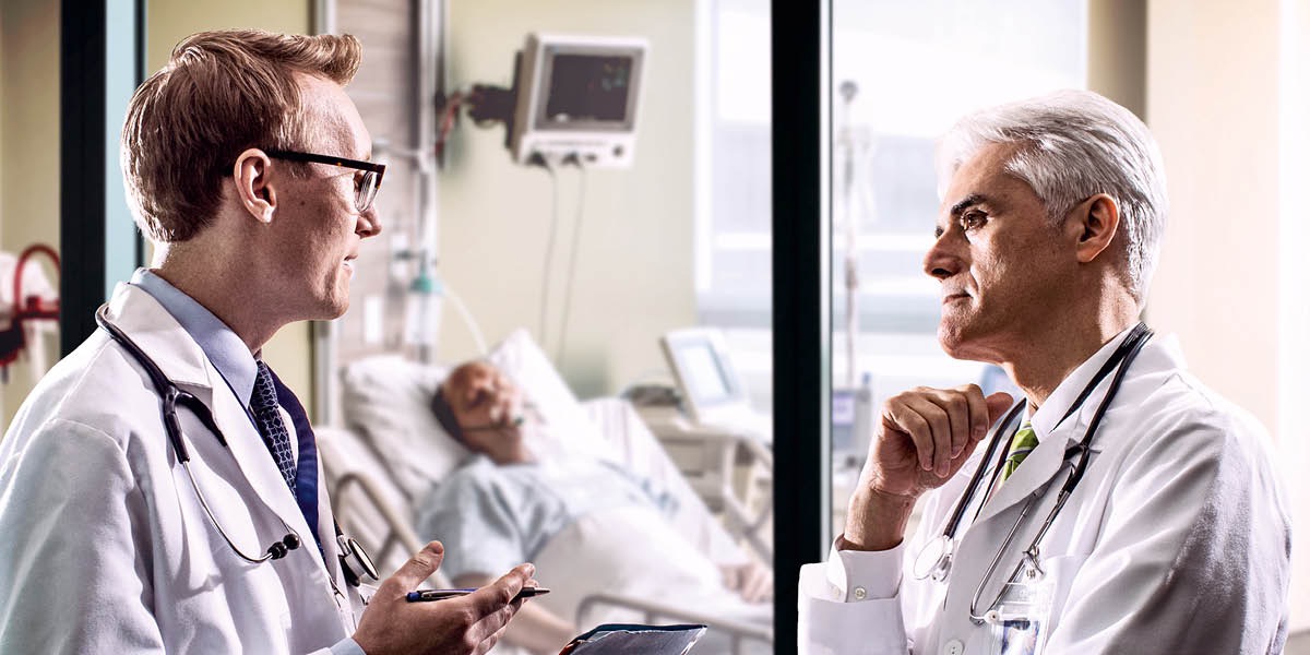 Cayuíʼ chupa doctor diidxaʼ cueʼ cuartu ra nexheʼ ti paciente