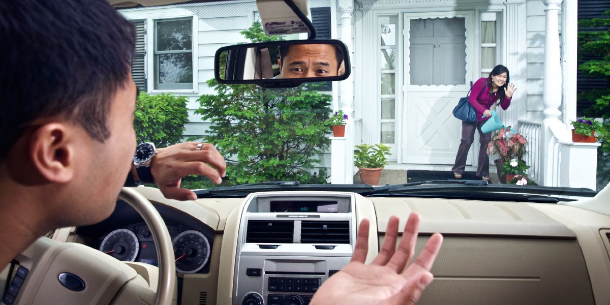 Indoda iphelelwa isineke emotweni njengoba umkayo enisela