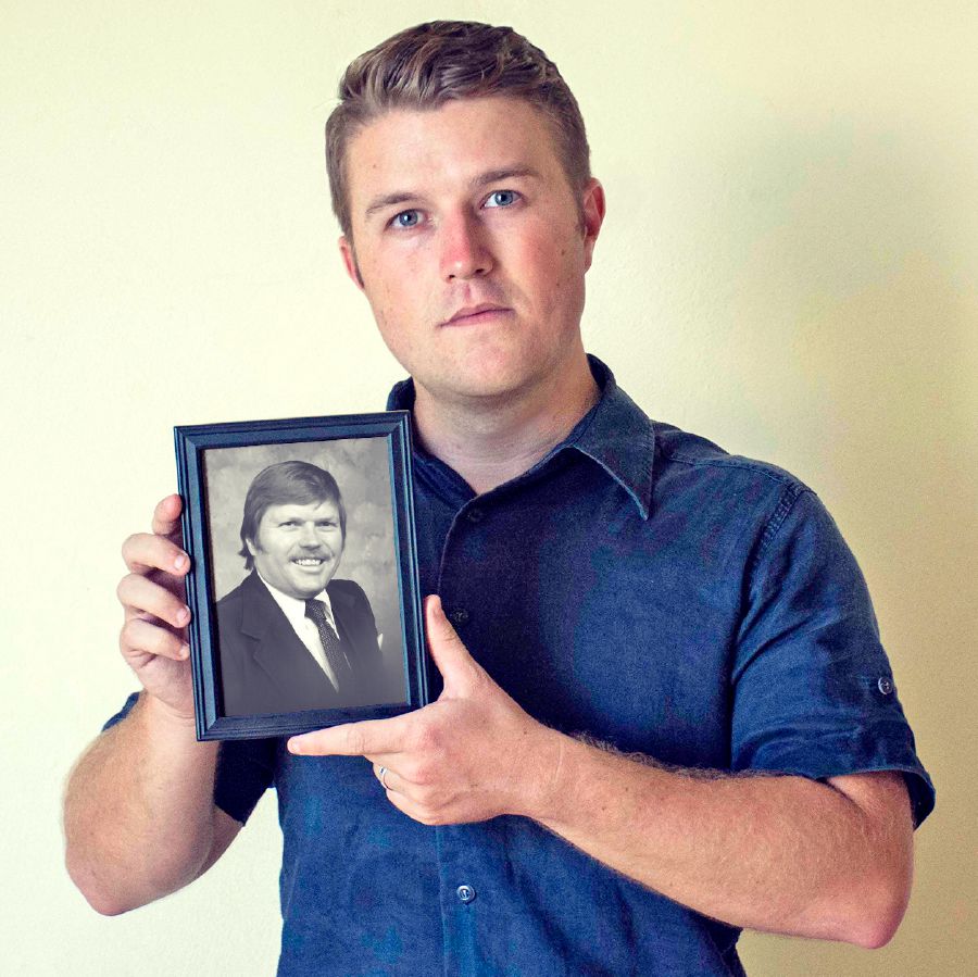 UDerrick uphethe isithombe sikayise