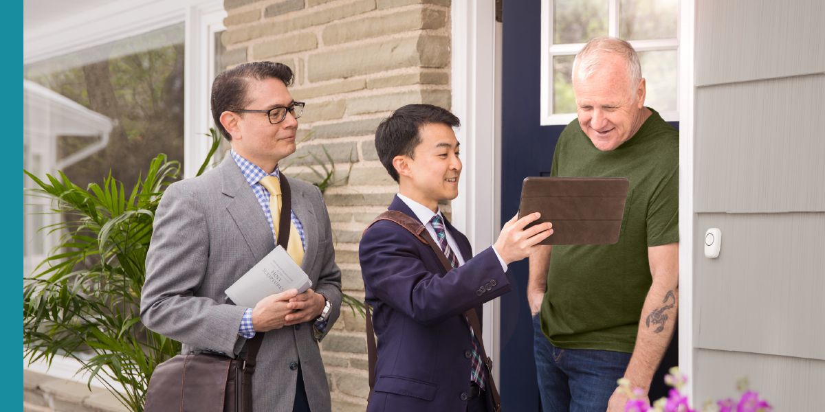 Indoda ivula umnyango bese ithethisa oFakazi