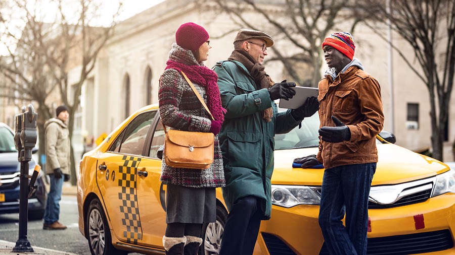Lapho beshumayela ensimini yebandla abakulo, le ndoda nomkayo bakhuluma nomuntu wakwelinye izwe ngolimi abalufunda ngesikhathi beseyizithunywa zevangeli